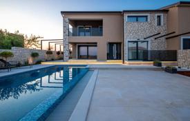 5غرفة خانه  178 متر مربع Nova Vas, کرواسی. 645,000 €