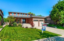 خانه  – Etobicoke, تورنتو, انتاریو,  کانادا. C$2,064,000