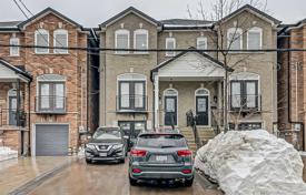  دو خانه بهم متصل – York, تورنتو, انتاریو,  کانادا. C$1,439,000