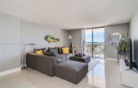 2غرفة شقق في الوحدات السكنية 120 متر مربع South Ocean Drive, ایالات متحده آمریکا. $585,000