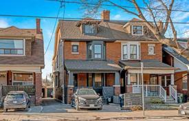  دو خانه بهم متصل – York, تورنتو, انتاریو,  کانادا. C$1,912,000