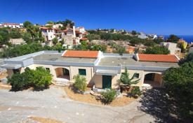 دو خانه بهم چسبیده – Kefalas, کرت, یونان. 250,000 €