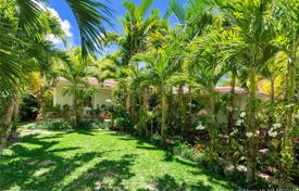 دو خانه بهم چسبیده – Coral Gables, فلوریدا, ایالات متحده آمریکا. $803,000