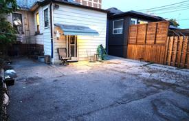 10غرفة خانه  York, کانادا. C$1,157,000