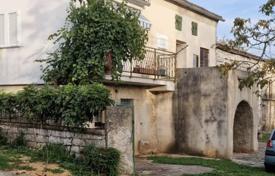 5غرفة خانه  230 متر مربع Kanfanar, کرواسی. 220,000 €