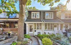 8غرفة  دو خانه بهم متصل East York, کانادا. C$1,268,000