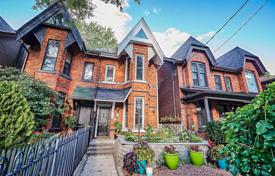  دو خانه بهم متصل – Pape Avenue, تورنتو, انتاریو,  کانادا. C$1,734,000