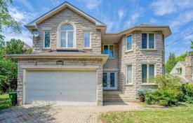 خانه  – نورث یورک, تورنتو, انتاریو,  کانادا. C$2,279,000