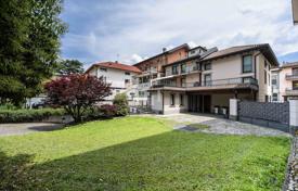 5غرفة ویلا  400 متر مربع Iseo, ایتالیا. 570,000 €