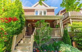  دو خانه بهم متصل – York, تورنتو, انتاریو,  کانادا. C$1,401,000