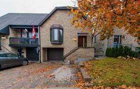 4غرفة  دو خانه بهم متصل Etobicoke, کانادا. C$1,165,000