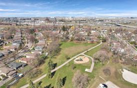 10غرفة خانه  Etobicoke, کانادا. C$1,547,000