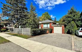 خانه  – Etobicoke, تورنتو, انتاریو,  کانادا. C$1,641,000