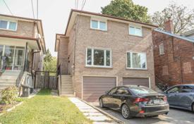  دو خانه بهم متصل – East York, تورنتو, انتاریو,  کانادا. C$1,042,000
