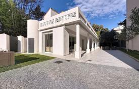 7غرفة ویلا  کن, فرانسه. 2,490,000 €
