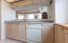 5غرفة آپارتمان  Etobicoke, کانادا. C$827,000
