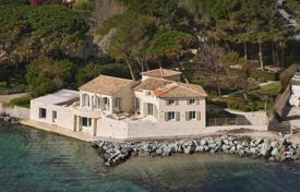 13غرفة ویلا  Grimaud, فرانسه. Price on request