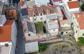 9غرفة خانه  565 متر مربع Kaštel Lukšić, کرواسی. 678,000 €