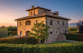 7غرفة ویلا  500 متر مربع Cortona, ایتالیا. 1,100,000 €