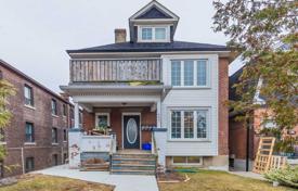 خانه  – Kingston Road, تورنتو, انتاریو,  کانادا. C$1,882,000