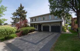 خانه  – نورث یورک, تورنتو, انتاریو,  کانادا. C$2,231,000