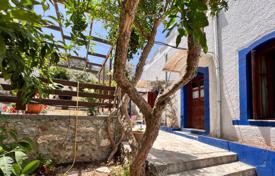 دو خانه بهم چسبیده – هراکلیون, کرت, یونان. 160,000 €