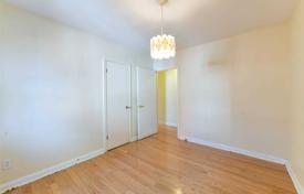 8غرفة خانه  Etobicoke, کانادا. C$1,404,000