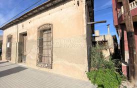 دو خانه بهم چسبیده – اریهوئلا, آلیکانته, والنسیا,  اسپانیا. 73,000 €