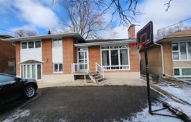 5غرفة خانه  نورث یورک, کانادا. C$2,520,000