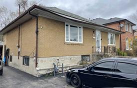 9غرفة خانه  نورث یورک, کانادا. C$1,437,000