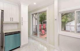 11غرفة خانه  York, کانادا. C$1,792,000
