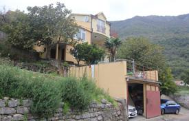 دو خانه بهم چسبیده – Kamenari, هرتسگ نووی, مونته نگرو. 145,000 €