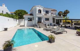 6غرفة ویلا  1023 متر مربع Estepona, اسپانیا. 2,390,000 €
