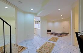 6غرفة خانه  Etobicoke, کانادا. C$1,377,000