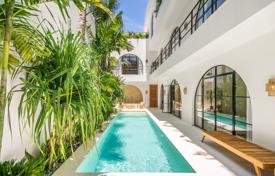 6غرفة ویلا  450 متر مربع Jalan Umalas, اندونزی. $900,000