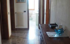 5غرفة آپارتمان  370 متر مربع توسکانی, ایتالیا. 750,000 €