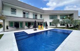 4غرفة شقق في الوحدات السكنية 884 متر مربع Cotia, برزیل. $1,384,000