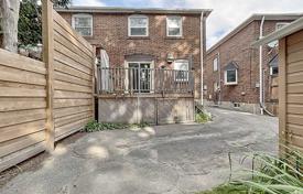  دو خانه بهم متصل – Eglinton Avenue East, تورنتو, انتاریو,  کانادا. C$1,658,000