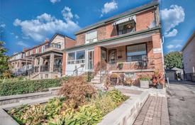  دو خانه بهم متصل – York, تورنتو, انتاریو,  کانادا. C$1,156,000
