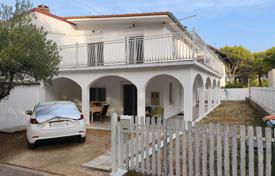 5غرفة خانه  171 متر مربع Pirovac, کرواسی. 350,000 €