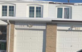  دو خانه بهم متصل – اسکاربرو، تورنتو, تورنتو, انتاریو,  کانادا. C$1,093,000