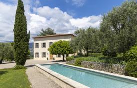 11غرفة ویلا  گراس, فرانسه. 3,950,000 €