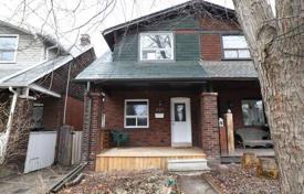  دو خانه بهم متصل – Kingston Road, تورنتو, انتاریو,  کانادا. C$1,155,000