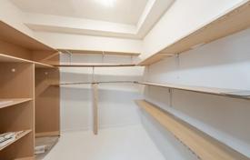 7غرفة آپارتمان  Etobicoke, کانادا. C$808,000