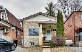 خانه  – East York, تورنتو, انتاریو,  کانادا. C$1,215,000