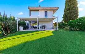 8غرفة ویلا  215 متر مربع Desenzano del Garda, ایتالیا. 950,000 €