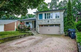 خانه  – Etobicoke, تورنتو, انتاریو,  کانادا. C$1,850,000