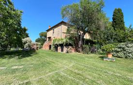 23غرفة کاخ  546 متر مربع Montepulciano, ایتالیا. 1,050,000 €