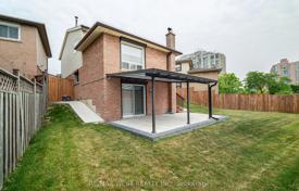 7غرفة خانه  Etobicoke, کانادا. C$1,165,000