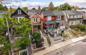 خانه  – Saint Clarens Avenue, Old Toronto, تورنتو,  انتاریو,   کانادا. C$1,235,000